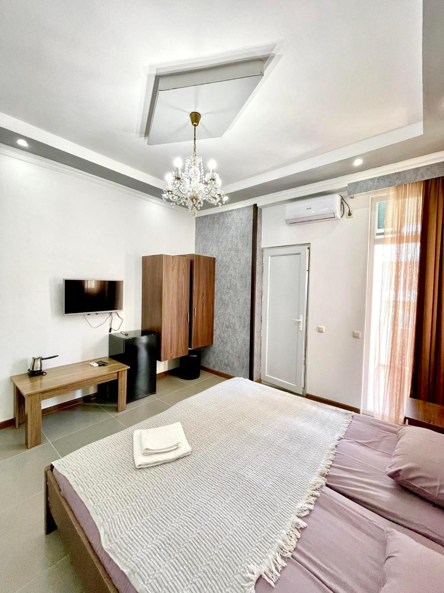 Tamazi Hotell Kobuleti Rum bild