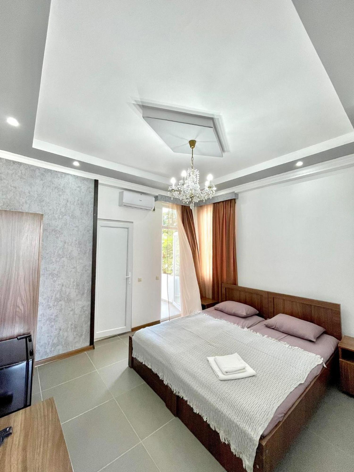 Tamazi Hotell Kobuleti Rum bild